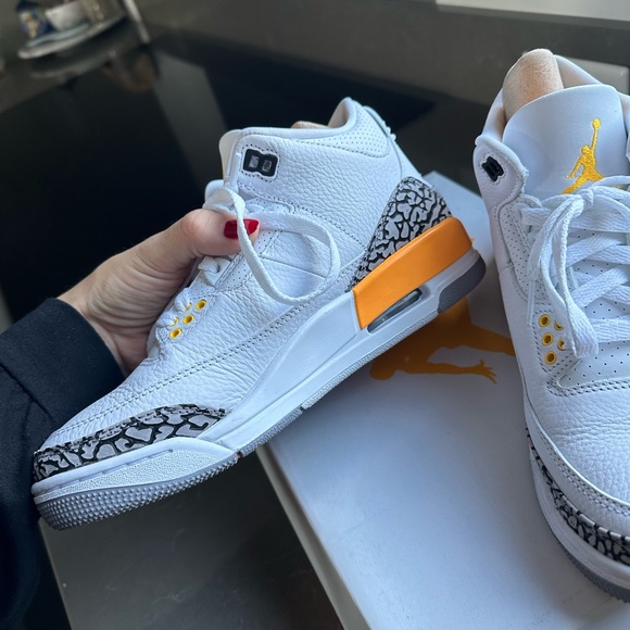 Women’s Air Jordan 3 Retro - Picture 9 of 13